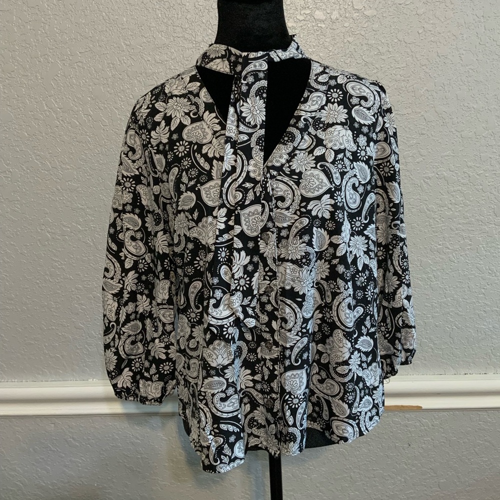 Adrienne Vittadini Black and White Floral Top